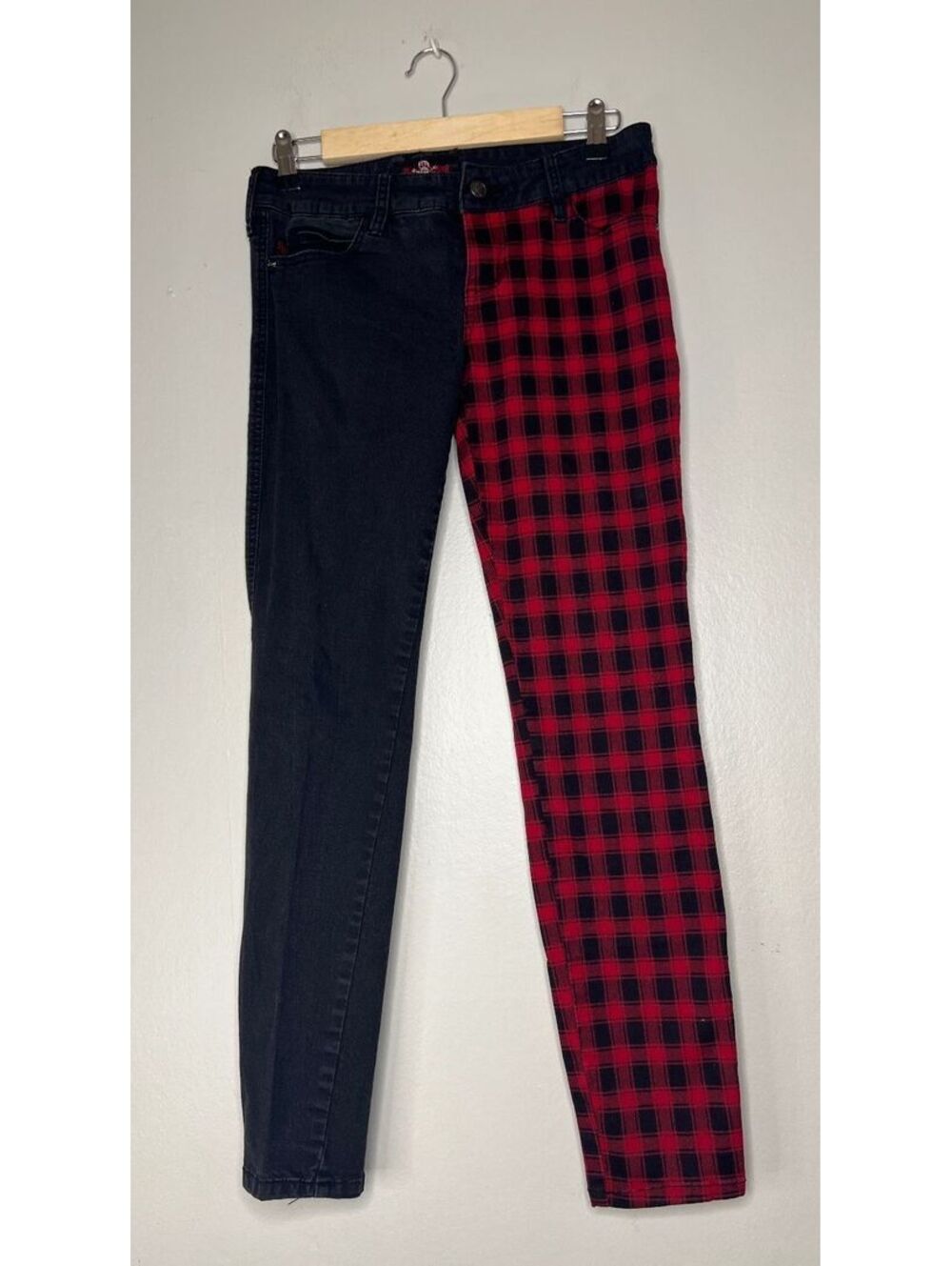 Royal Bones Women's Size 7 Two-Tone Black and Red Plaid Skinny Jeans